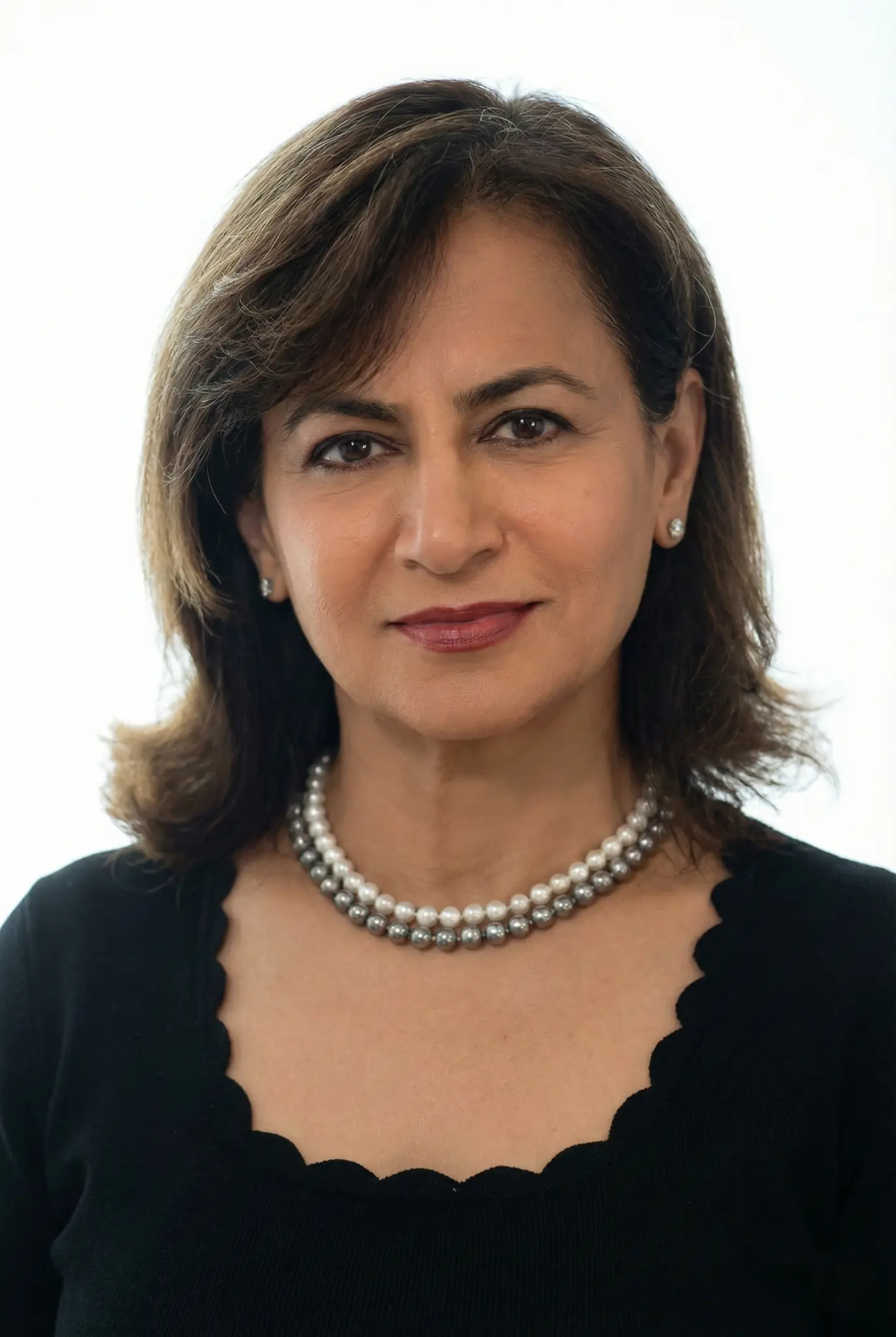 السيدة آمال يوسف المؤيد